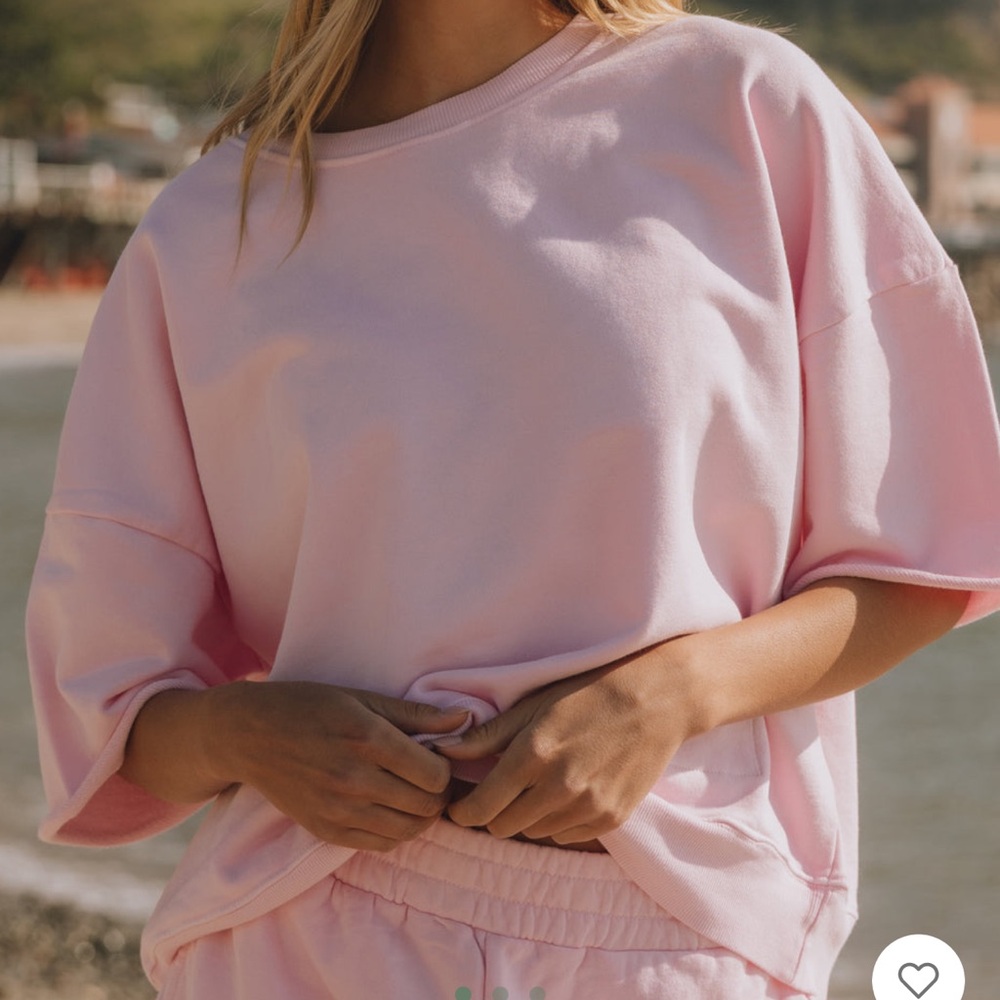 ISO DO NOT BUY! Looking for any of the short sleeve crews in these colors!!!